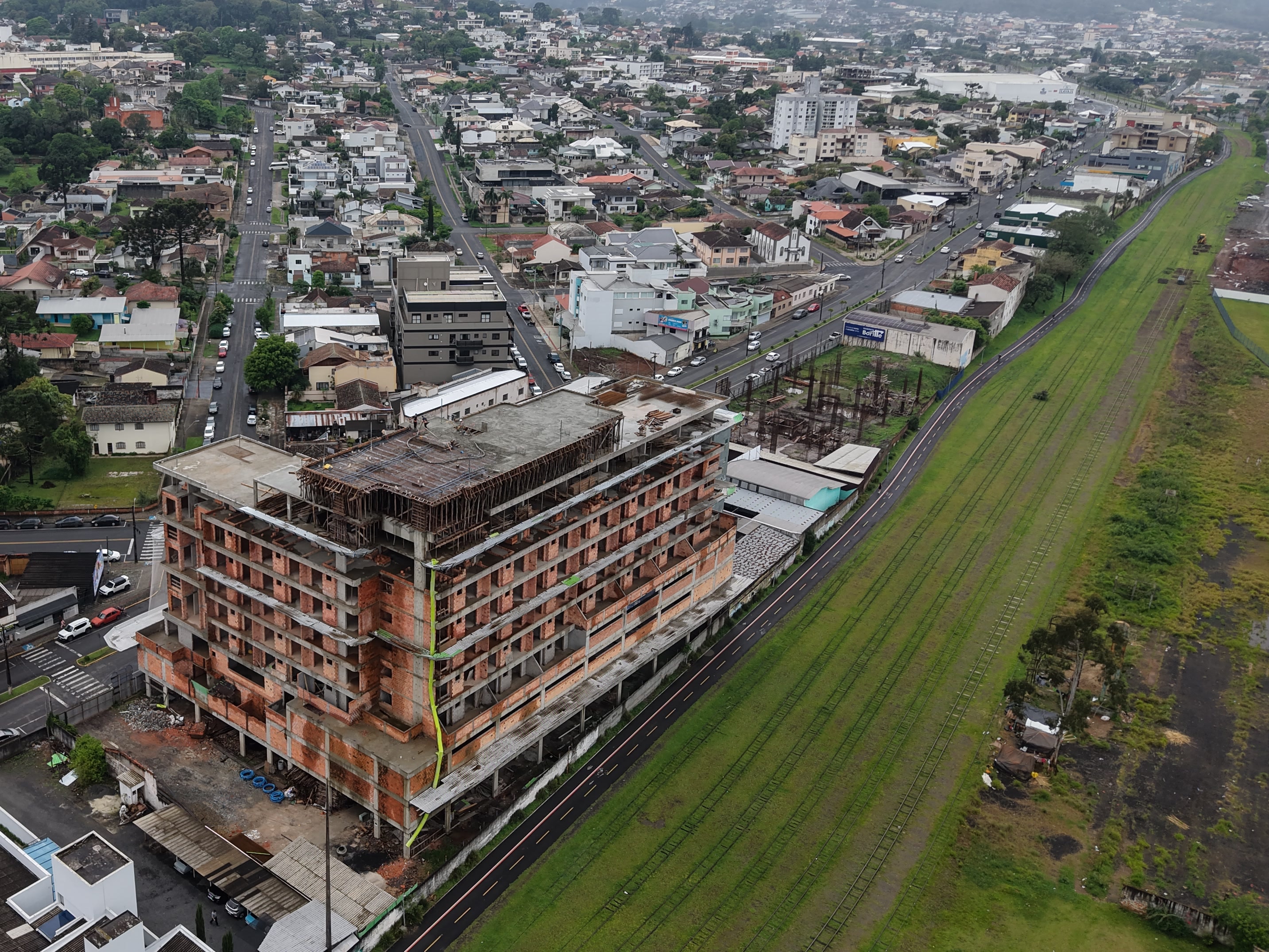 Vista aérea da obra do BËOS Grand Central em outubro de 2026
